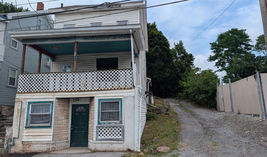 1908 Pine Ave, Altoona, PA 16601 - 3 Beds, 2 Bath
