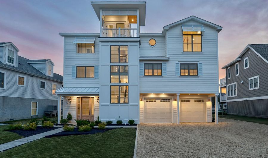 124 LAYTON Dr, Bethany Beach, DE 19930 - 5 Beds, 5 Bath