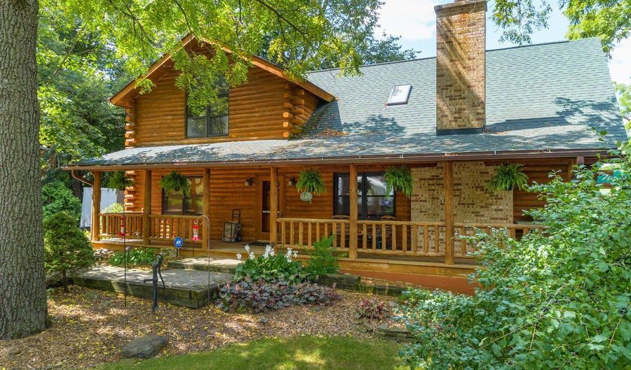 723 N River Rd, Algonquin, IL 60102 - 3 Beds, 3 Bath