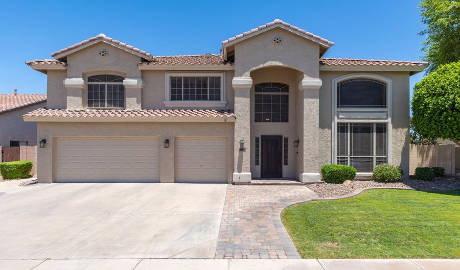 1450 E CRESCENT Way, Chandler, AZ 85249 - 4 Beds, 4 Bath
