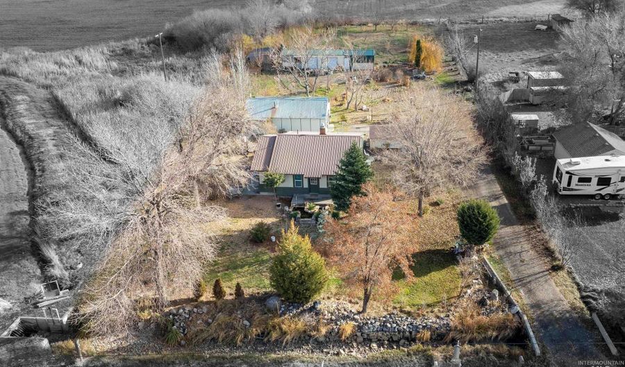 408 Clear Lks, Buhl, ID 83316 - 3 Beds, 1 Bath