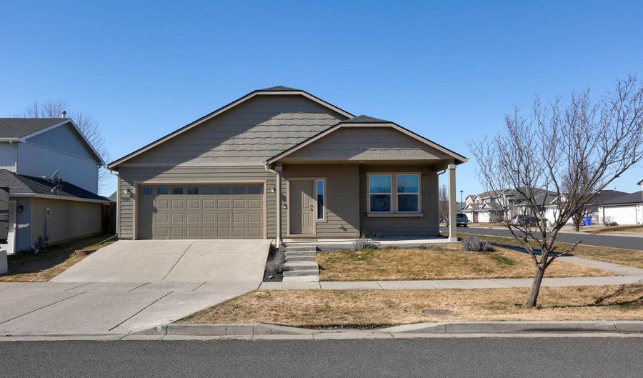 1006 S Antelope St, Airway Heights, WA 99224 - 3 Beds, 2 Bath