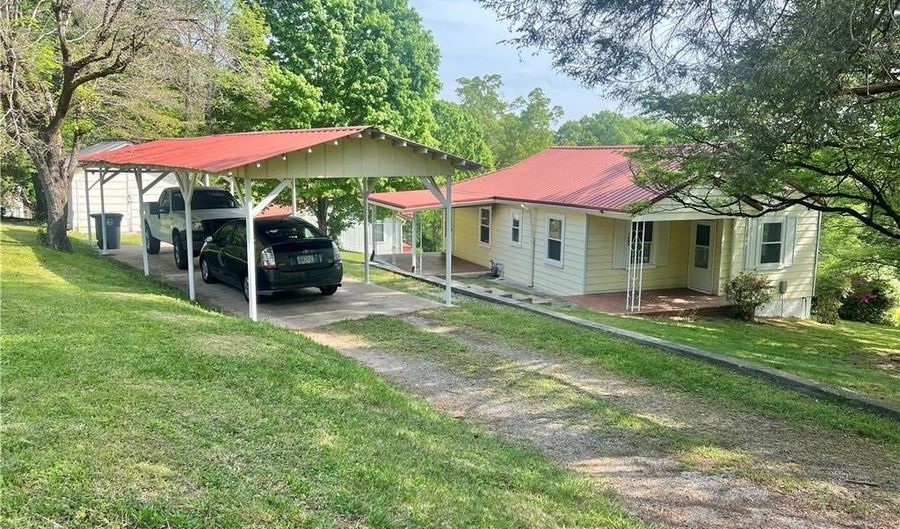 1002 Colerain St, La Fayette, GA 30728 - 2 Beds, 1 Bath