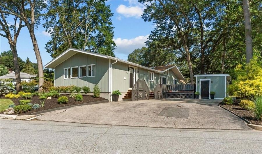 12 Kenmore Way, Lincoln, RI 02865 - 3 Beds, 4 Bath