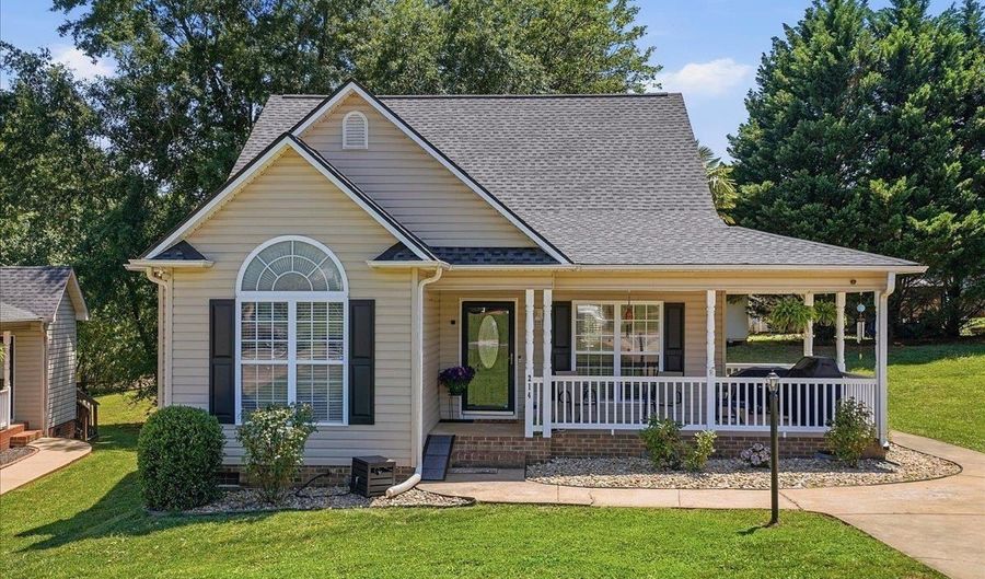 214 Cool Water Ct, Boiling Springs, SC 29316 - 3 Beds, 2 Bath