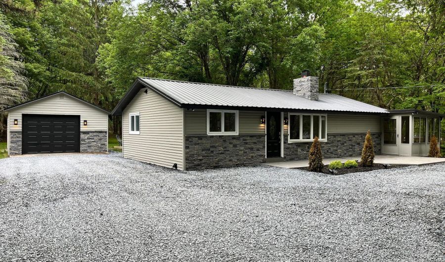 54 Skyline Dr, Albrightsville, PA 18210 - 3 Beds, 2 Bath
