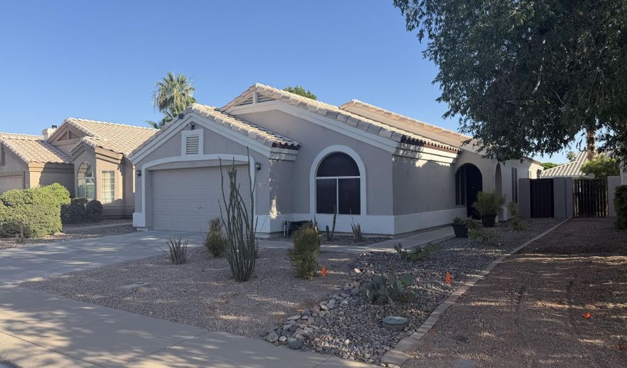 1438 E CINDY St, Chandler, AZ 85225 - 3 Beds, 2 Bath