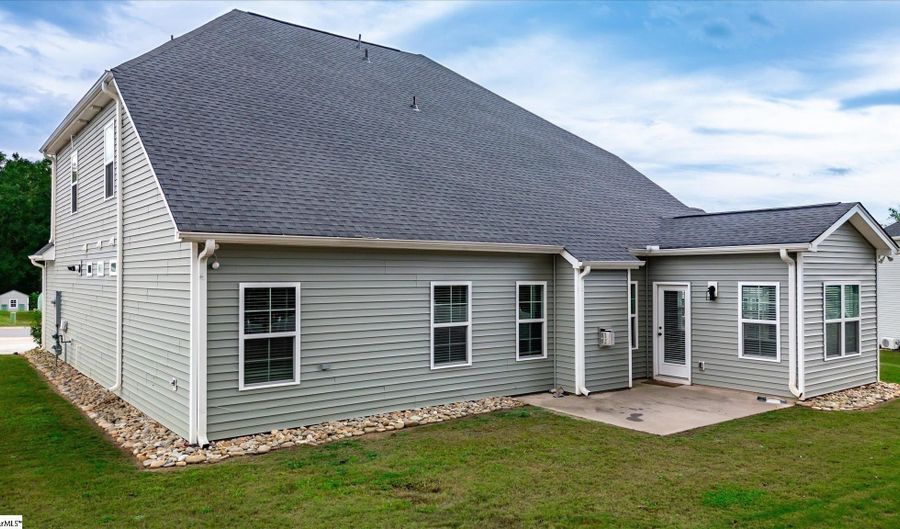 726 Oak Hill Ln, Belton, SC 29627 - 5 Beds, 4 Bath