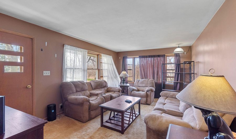 9332 Skyline Dr, Allenton, WI 53002 - 3 Beds, 2 Bath
