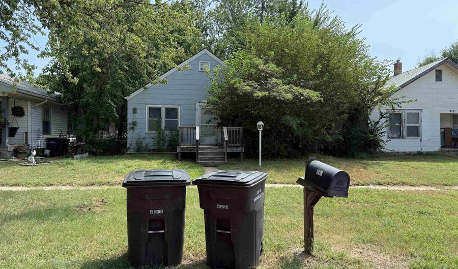 718 N 4th St, Arkansas City, KS 67005 - 2 Beds, 1 Bath