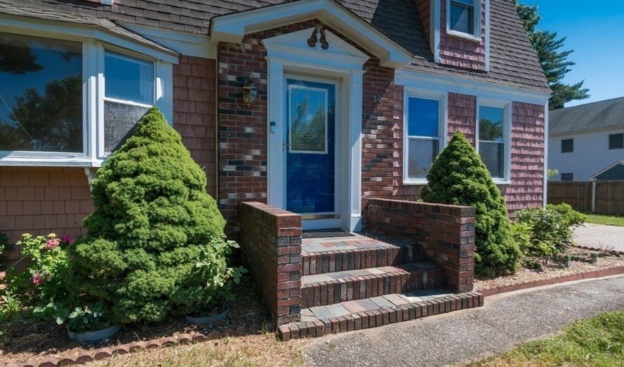 14 Bessbrook, Agawam, MA 01030 - 3 Beds, 2 Bath