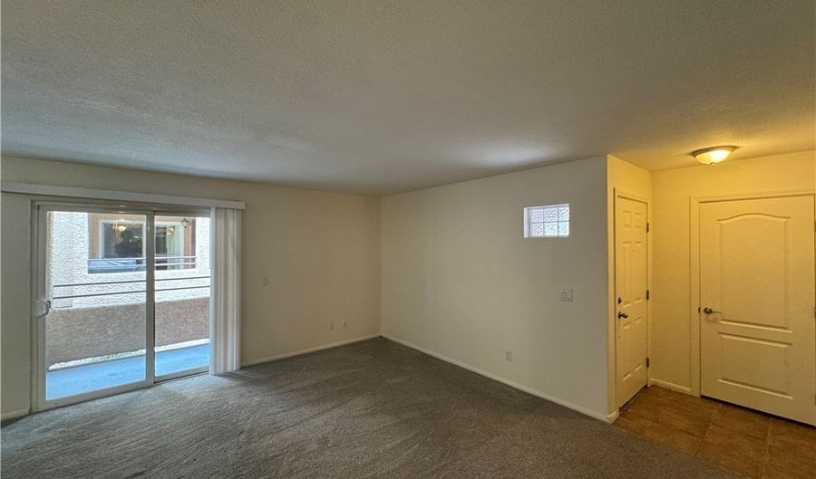 9325 W Desert Inn Rd 128, Las Vegas, NV 89117 - 2 Beds, 2 Bath