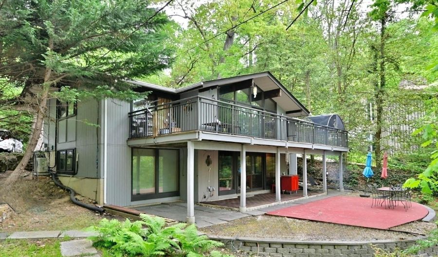 7019 MACARTHUR Blvd, Bethesda, MD 20816 - 4 Beds, 4 Bath