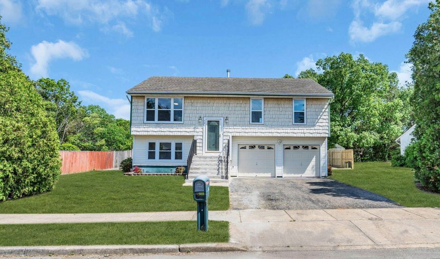 48 Lamp Post Dr, Barnegat, NJ 08005 - 3 Beds, 2 Bath