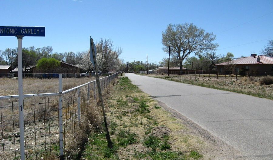 10 Antonio Garley Ln, Belen, NM 87002 - 3 Beds, 3 Bath