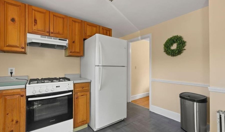 39 Eldorado St, Cranston, RI 02910 - 3 Beds, 1 Bath