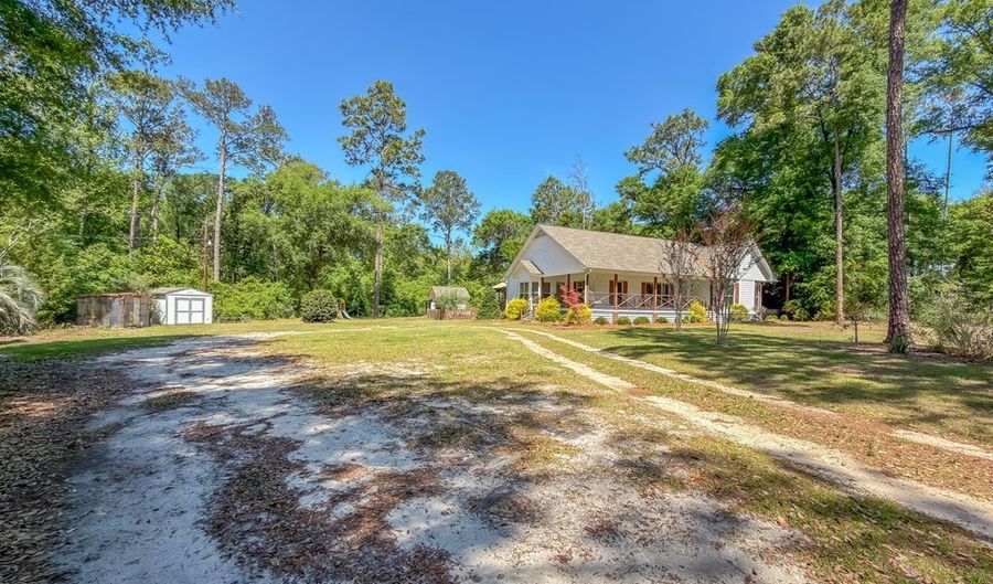 2113 Backlake Cir, Bainbridge, GA 39819 - 3 Beds, 2 Bath