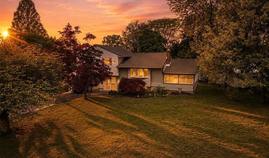 540 Sherman Ave, Belford, NJ 07718 - 3 Beds, 2 Bath