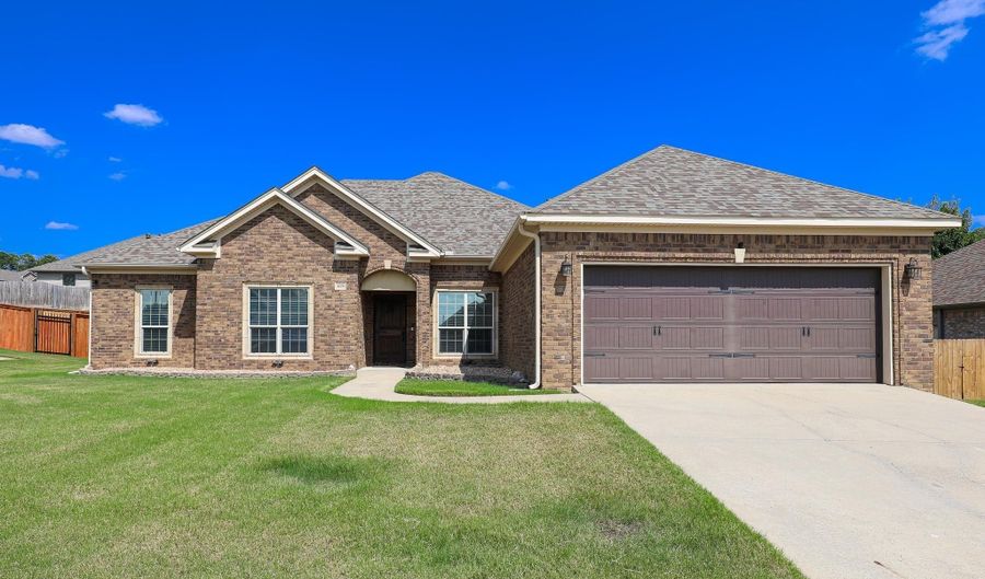 4006 Edgewater Dr, Benton, AR 72109 - 4 Beds, 2 Bath