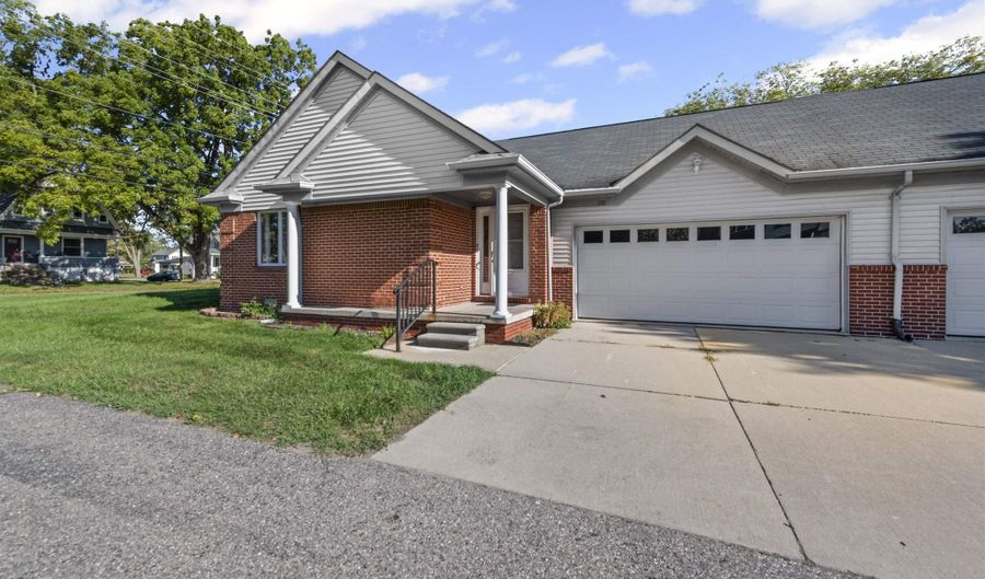328 Heritage, Algonac, MI 48001 - 2 Beds, 2 Bath