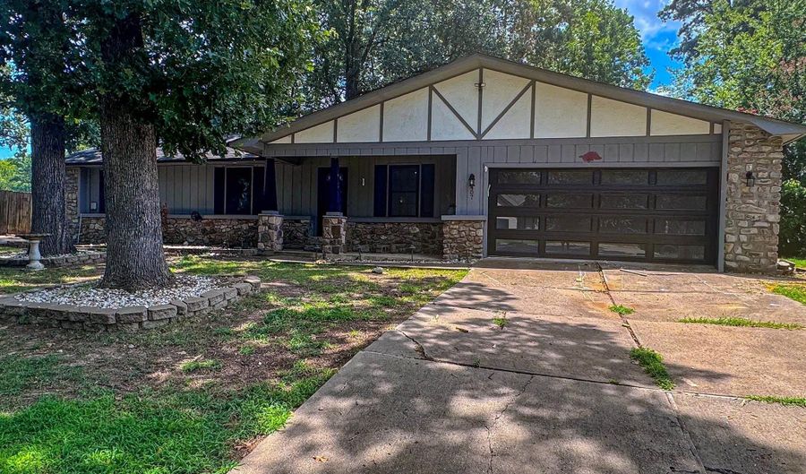 2407 Brookwood St, Benton, AR 72015 - 3 Beds, 2 Bath