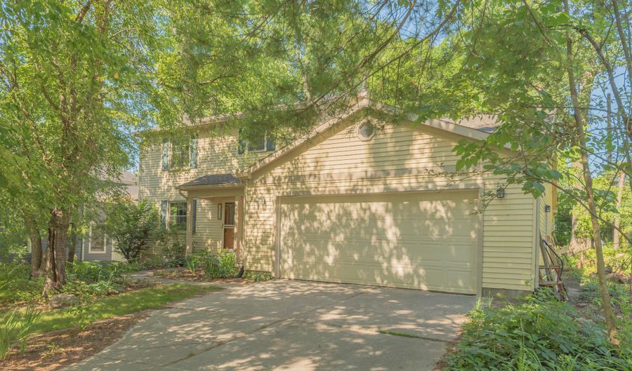 2728 Kimberley Rd, Ann Arbor, MI 48104 - 4 Beds, 3 Bath