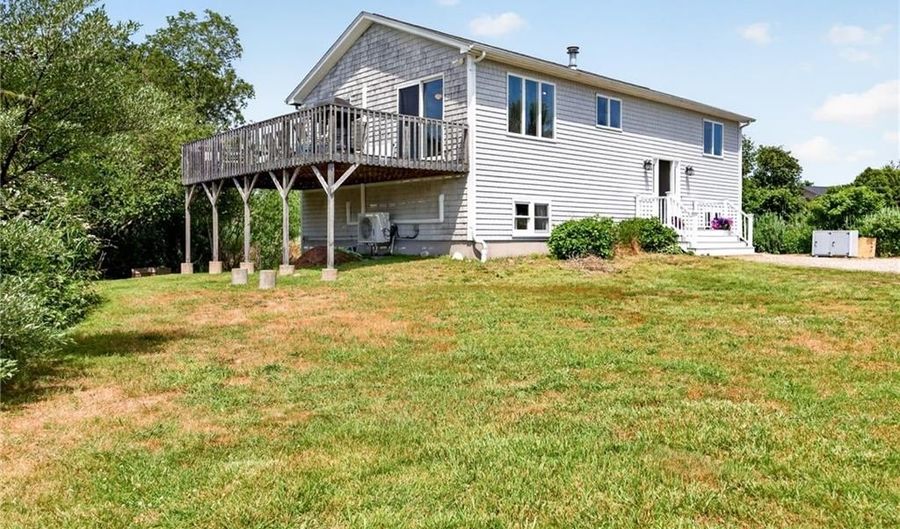 8 SOUTHWEST Rd, Narragansett, RI 02882 - 4 Beds, 2 Bath