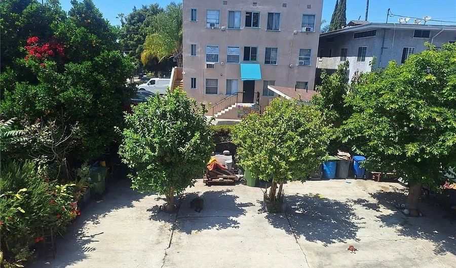 1943 Estrella Ave, Los Angeles, CA 90007 - 8 Beds, 4 Bath