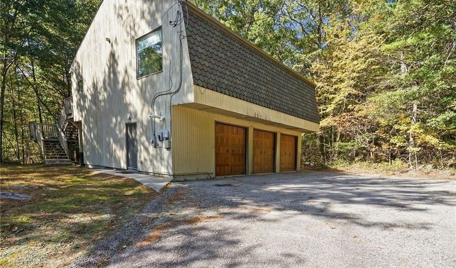 774 Cooper Rd, Glocester, RI 02814 - 2 Beds, 1 Bath