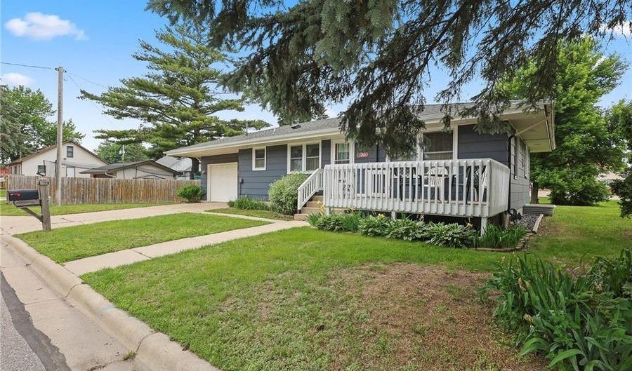 130 Chestnut St E, Annandale, MN 55302 - 3 Beds, 2 Bath