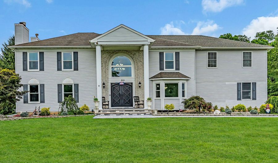 20 Regency Way, Manalapan, NJ 07726 - 6 Beds, 5 Bath
