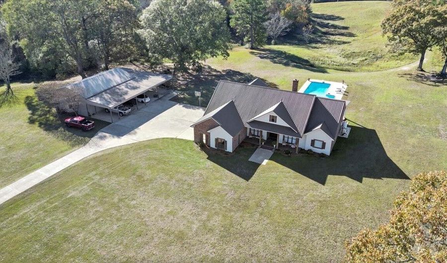 95 Old Gates Rd, Columbia, MS 39429 - 4 Beds, 4 Bath