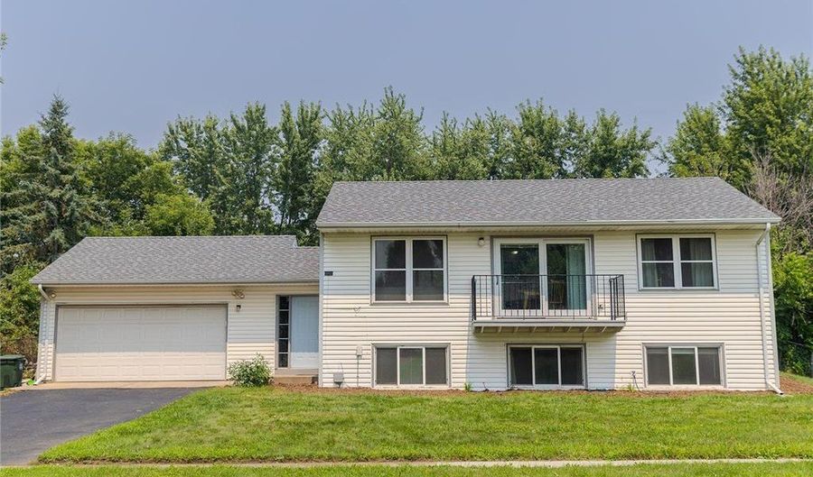 15474 Drexel Way, Apple Valley, MN 55124 - 3 Beds, 2 Bath