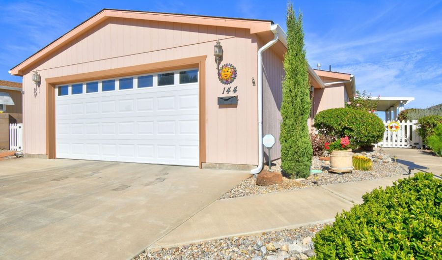 144 Sunrise Bluffs Dr, Belen, NM 87002 - 3 Beds, 2 Bath