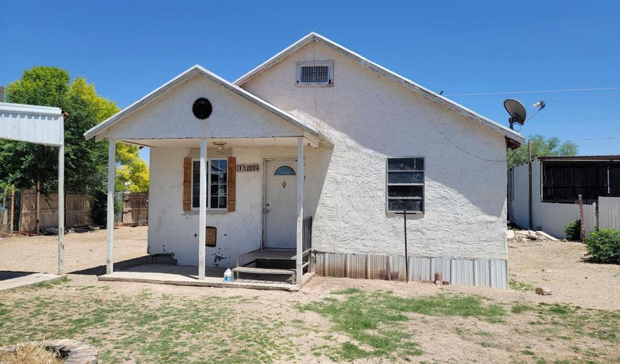2004 N Pine St, Artesia, NM 88210 - 2 Beds, 1 Bath