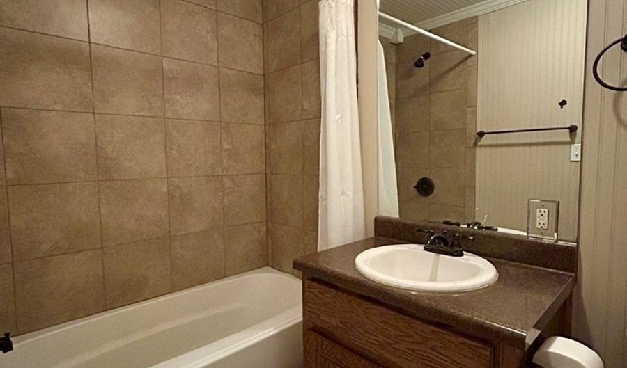 771 Calhoun Dr, Abbeville, AL 36310 - 5 Beds, 2 Bath