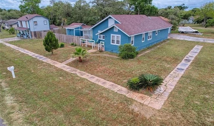 341 W Greenwood, Aransas Pass, TX 78336 - 4 Beds, 5 Bath