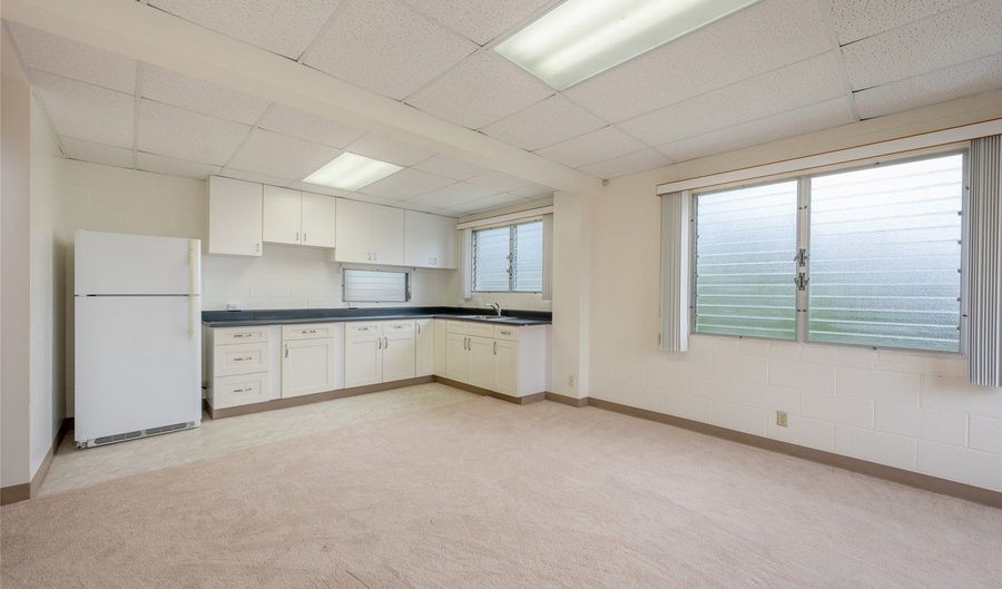 98-1383 Akaaka St, Aiea, HI 96701 - 6 Beds, 4 Bath