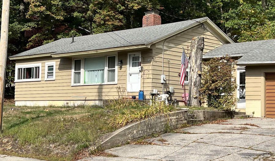 214 Main St, Alton, NH 03809 - 3 Beds, 1 Bath