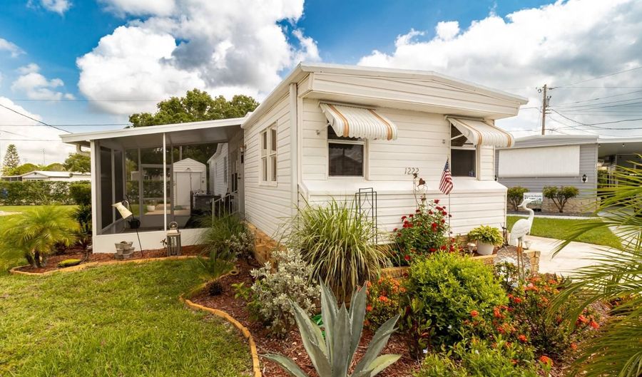 1222 W BOHLAND St, Avon Park, FL 33825 - 2 Beds, 2 Bath
