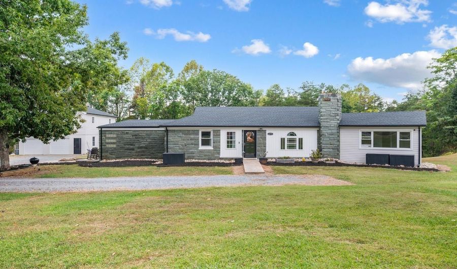 3270 Wards Rd, Altavista, VA 24517 - 3 Beds, 3 Bath