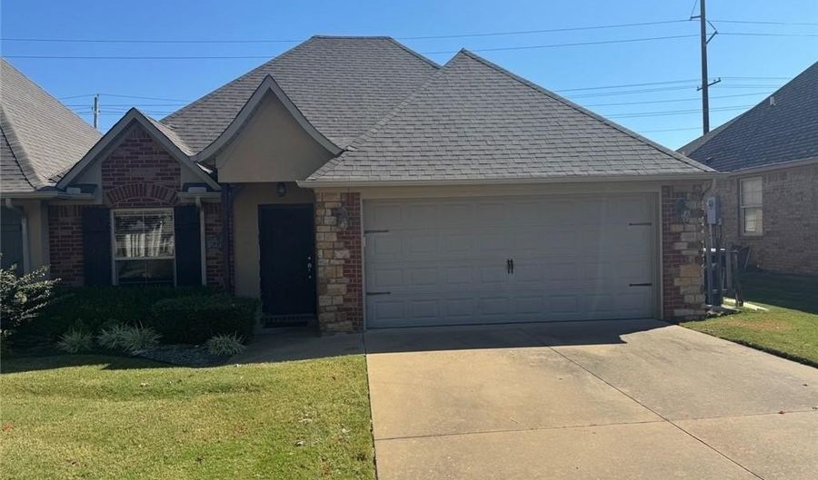 2001 SW Stonegrove Rd, Bentonville, AR 72713 - 3 Beds, 2 Bath