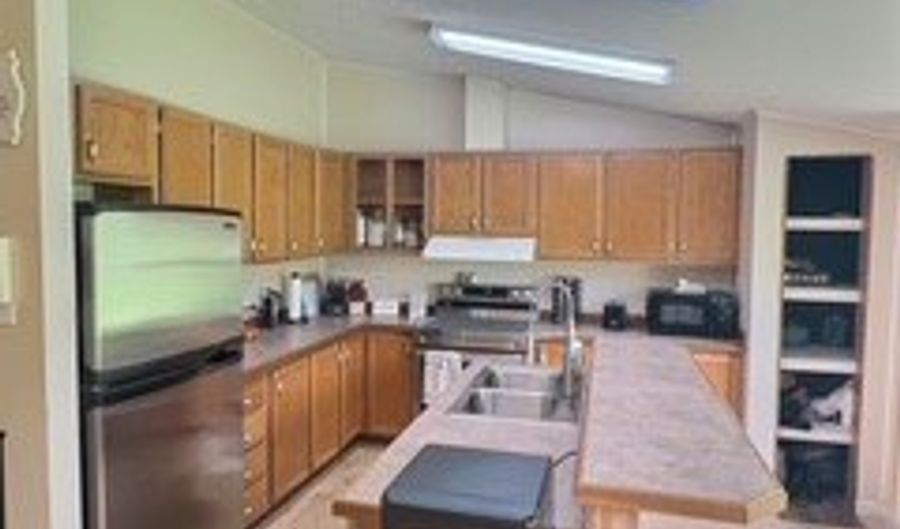8813 Brounland Rd, Alum Creek, WV 25003 - 3 Beds, 2 Bath