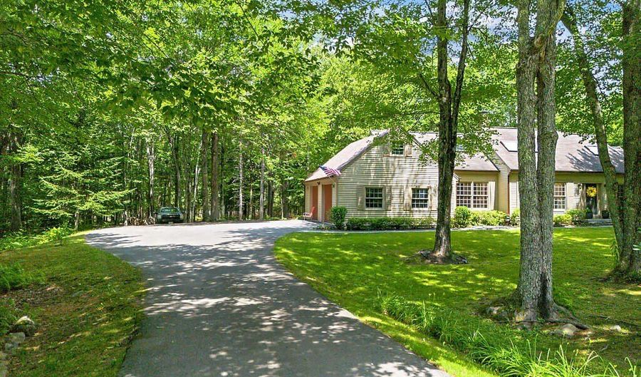 31 Pheasant Run Rd, Belgrade, ME 04917 - 4 Beds, 3 Bath