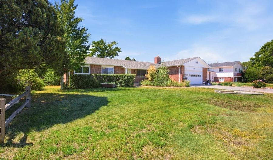 829 E CARLSON St, Cheyenne, WY 82009 - 4 Beds, 3 Bath