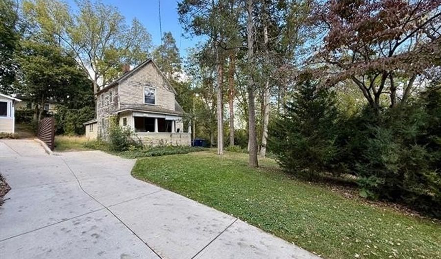 408 Felch St, Ann Arbor, MI 48103 - 3 Beds, 1 Bath