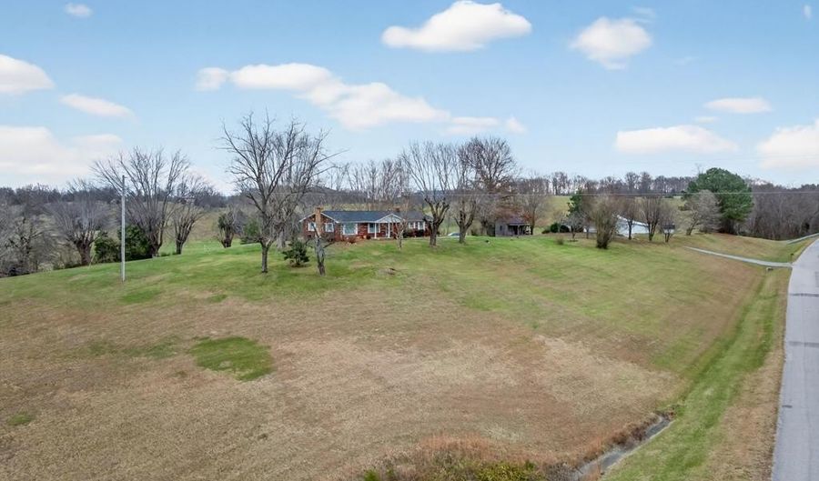 4670 Celina Hwy, Allons, TN 38541 - 2 Beds, 2 Bath
