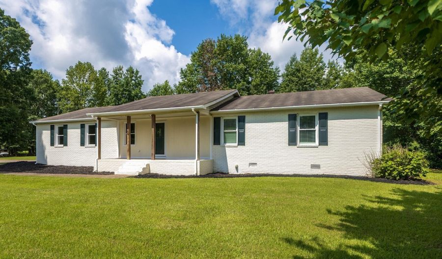 11566 Wall Triana Hwy, Ardmore, AL 35739 - 3 Beds, 2 Bath