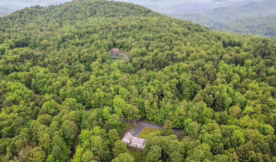 530 West Rd, Barnard, VT 05031 - 3 Beds, 2 Bath