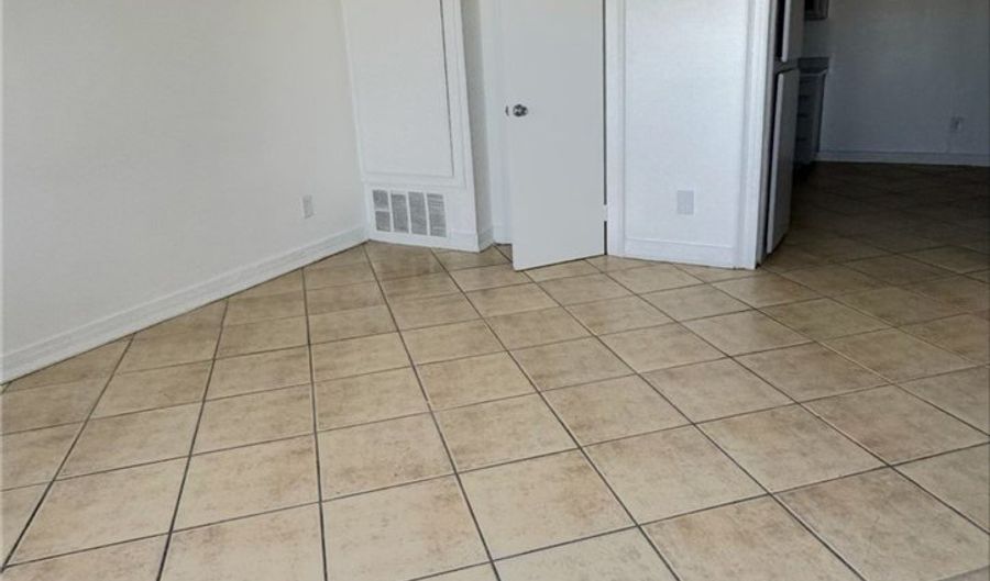 18142 Poinciana Ave, Adelanto, CA 92301 - 2 Beds, 1 Bath